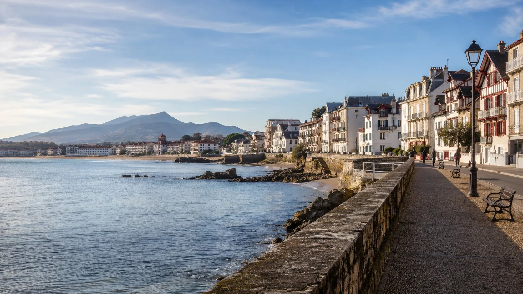 Saint-Jean-de-Luz quand la plage attend : questions pour lire la ville autrement